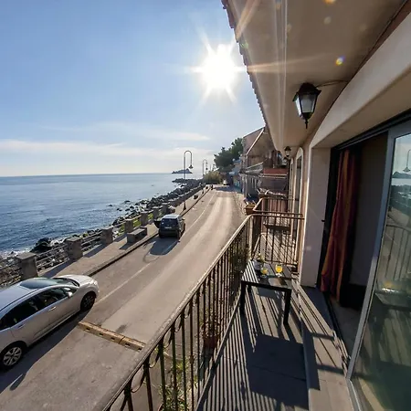 Charming House With Sea View In Capo Mulini Capomulini