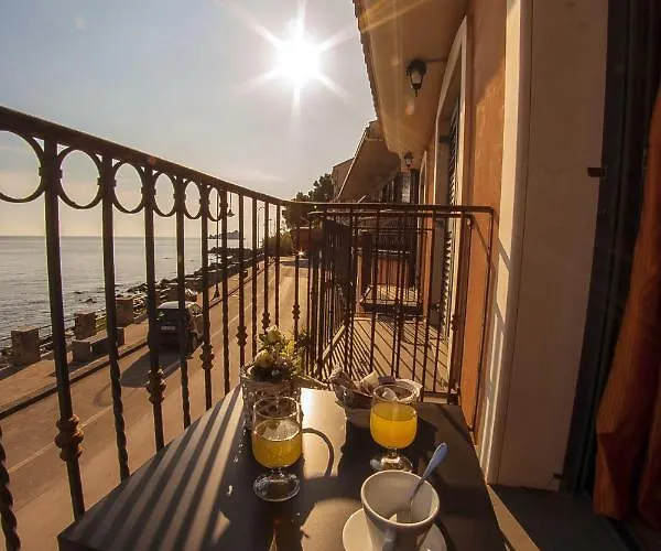 Charming House With Sea View In 別荘 *